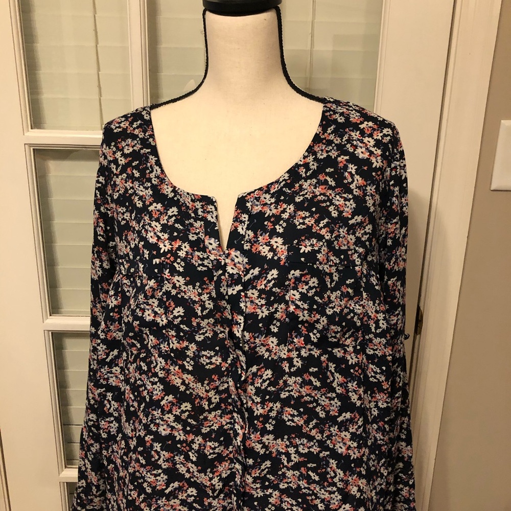 Blouse with flowers